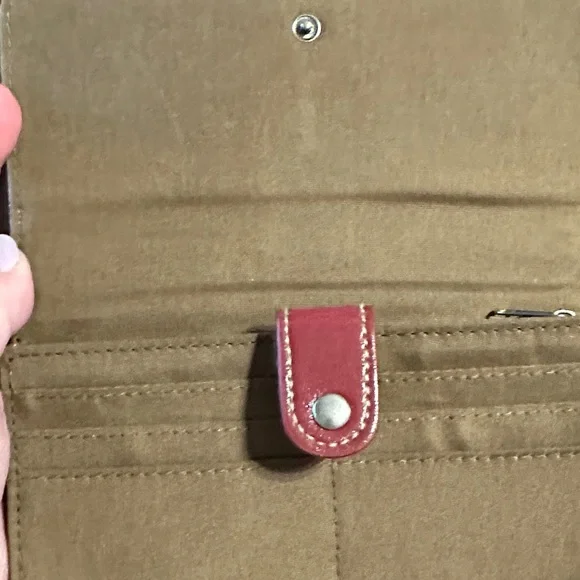 Vintage Red Leather Wallet with Stitching - Picture 4 of 7